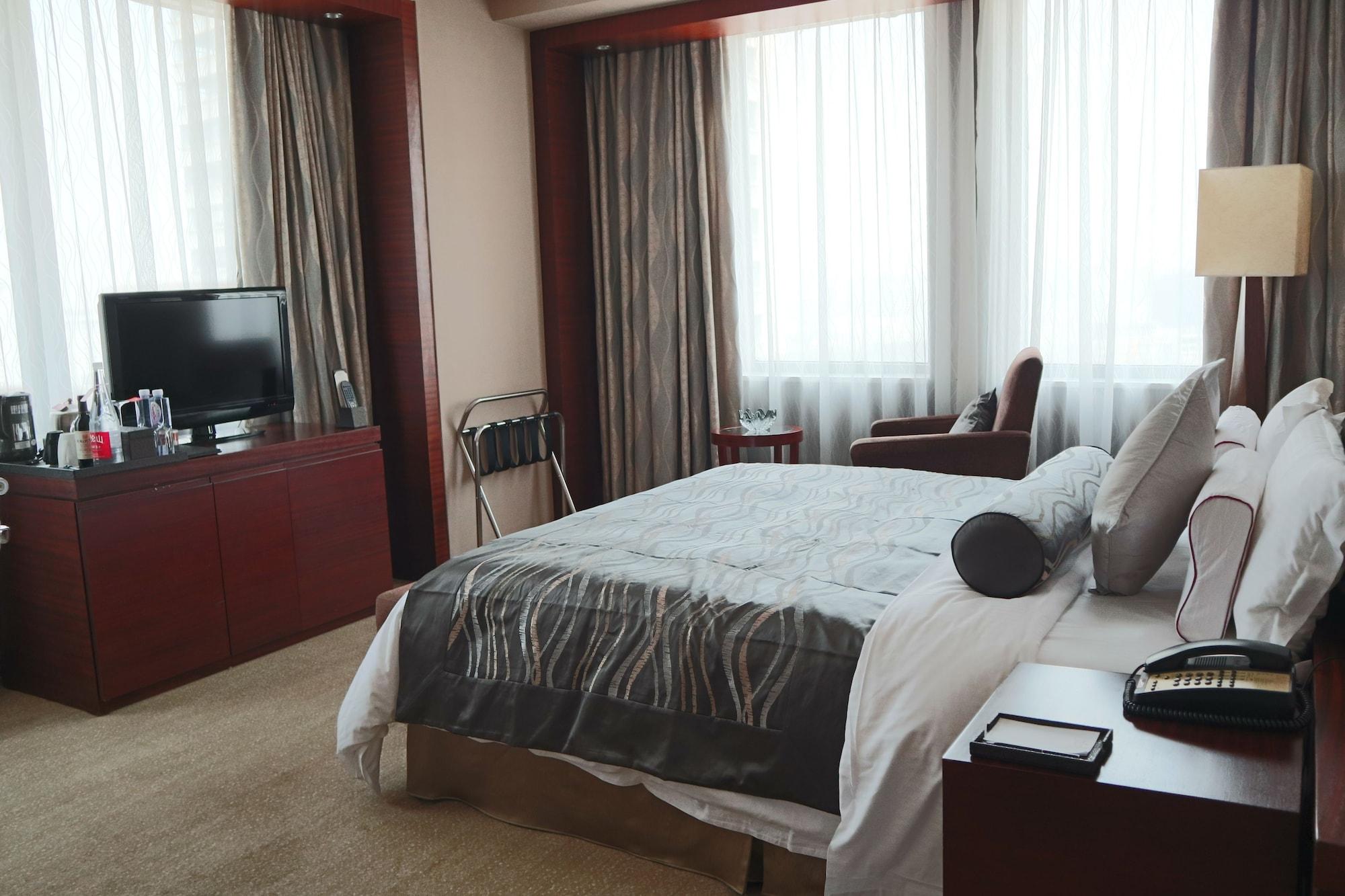Ramada Plaza By Wyndham Shanghai Caohejing Hotel ภายนอก รูปภาพ