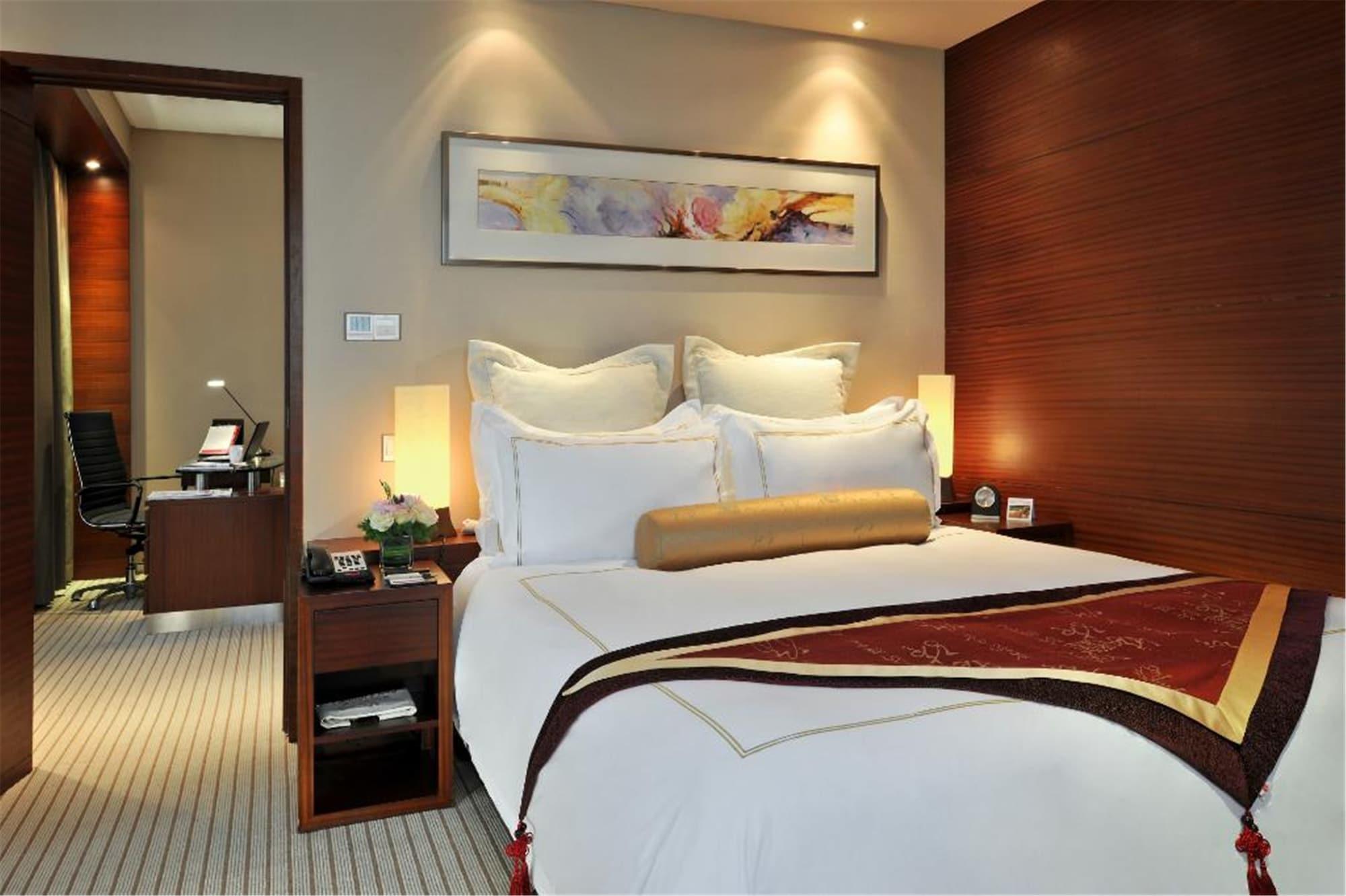 Ramada Plaza By Wyndham Shanghai Caohejing Hotel ภายนอก รูปภาพ