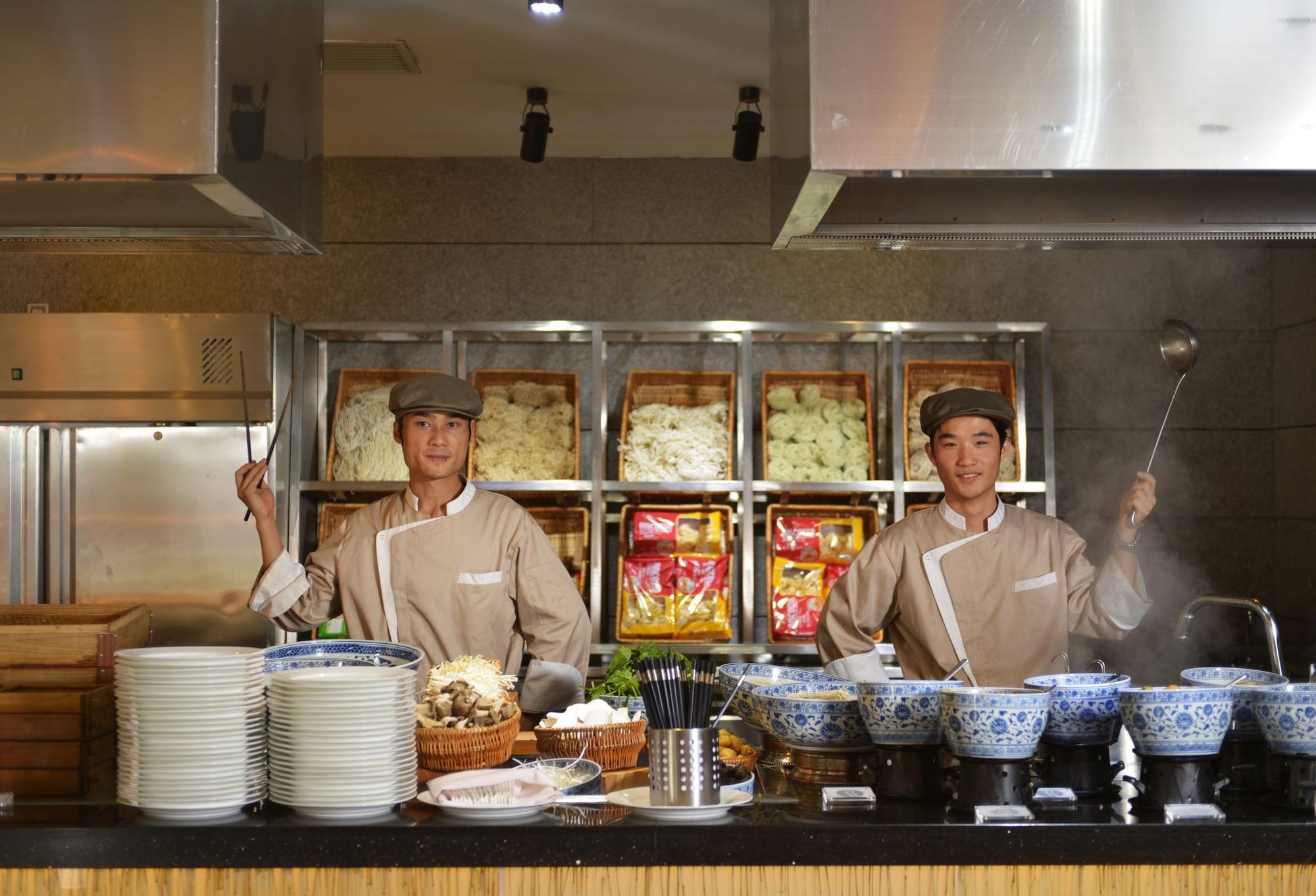 Ramada Plaza By Wyndham Shanghai Caohejing Hotel ภายนอก รูปภาพ